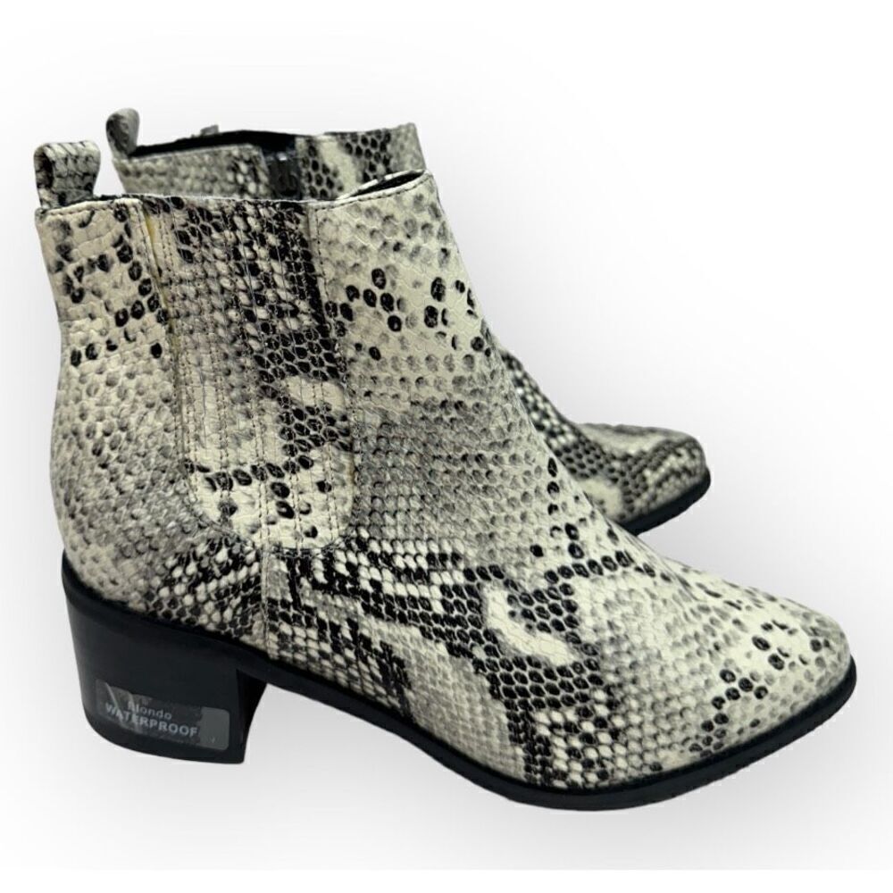 Blondo Ankle Booties Size 7.5 Snakeskin Embossed Leather Waterproof Block Heel N